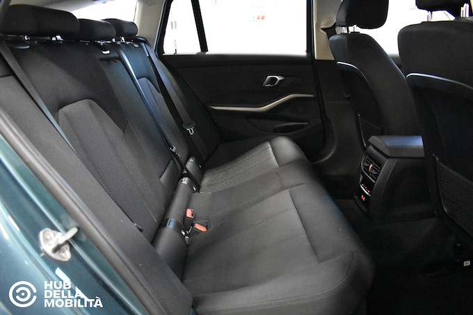 BMW 320d 48V xDrive Touring Business Advantage